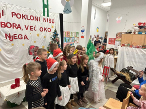 BOŽIĆNA PRIREDBA SKUPINE ''ZVJEZDICE''