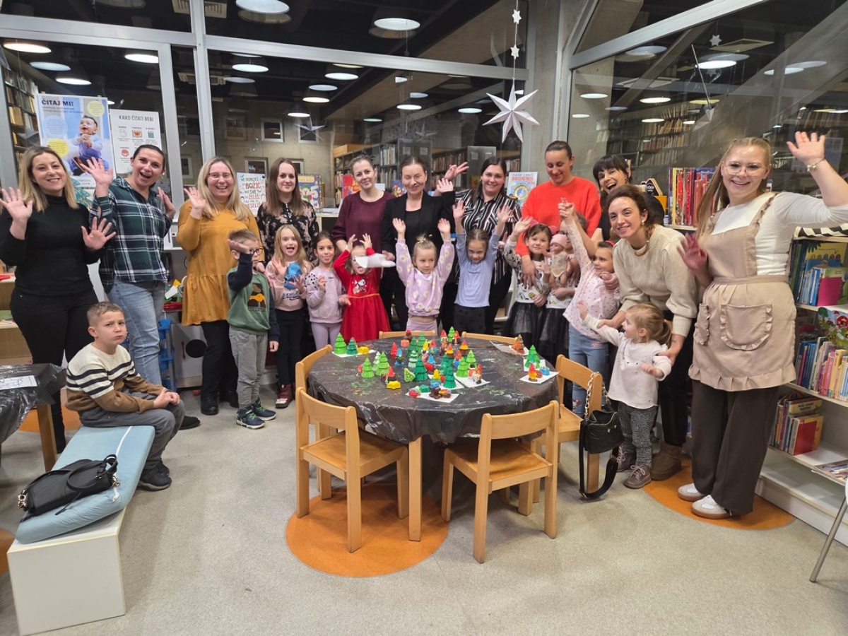 BOŽIĆNA RADIONICA SKUPINA ''SOVICE'' I ''ŠTRUMPFOVI''