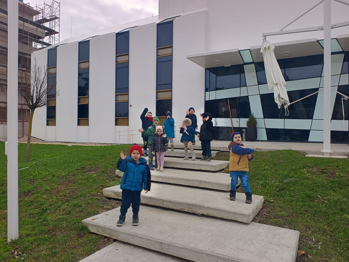 IZMEĐU KULTURE I AVANTURE