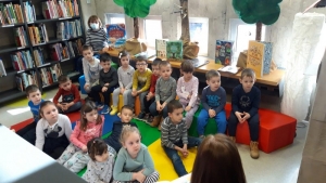 ''PUŽIĆI U KNJIŽNICI''