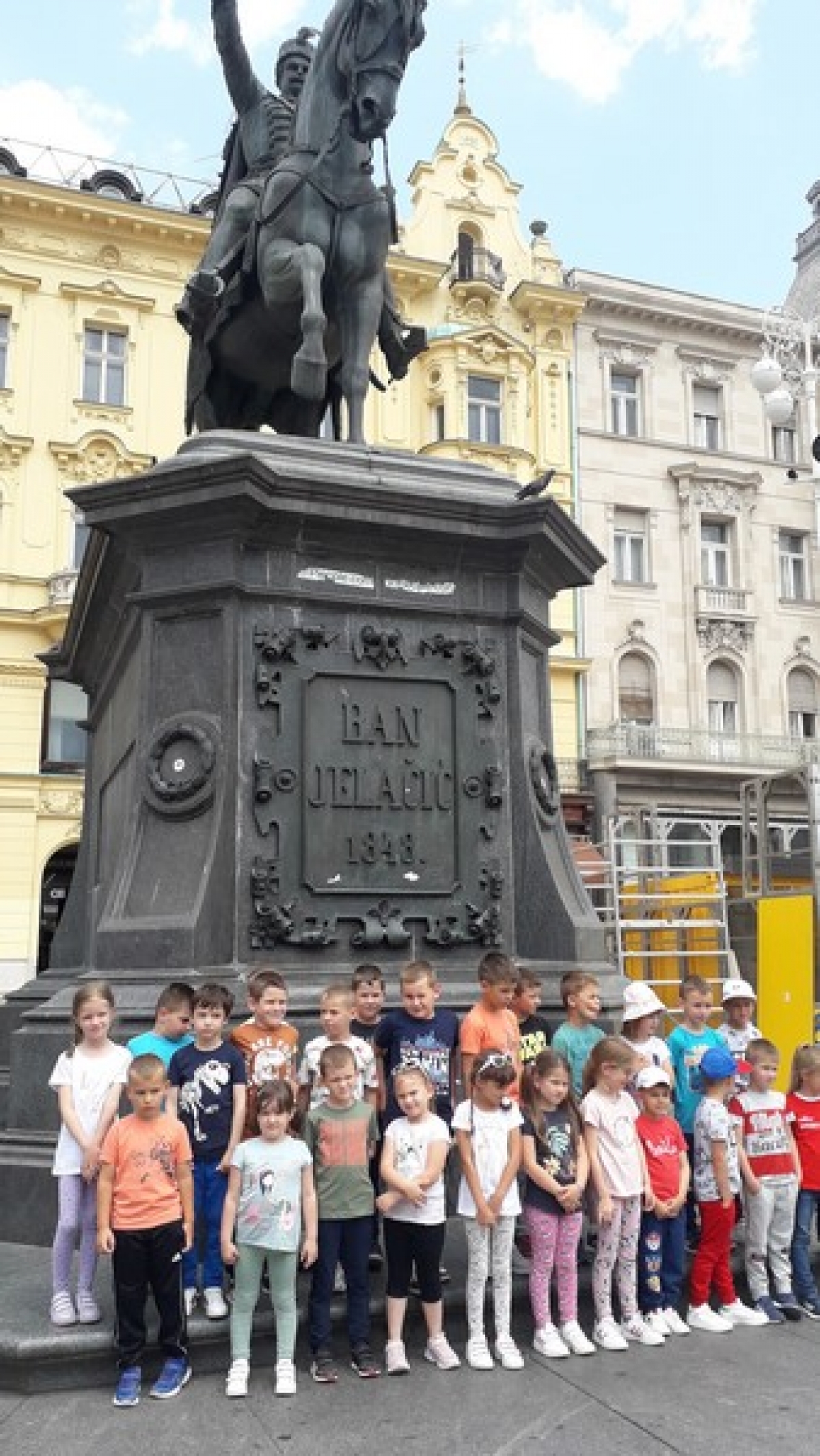 ŠTRUMPFOVI I SOVICE U ZAGREBU