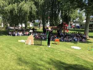 ISPRAĆAJ UZ CVIJETNU LIVADU