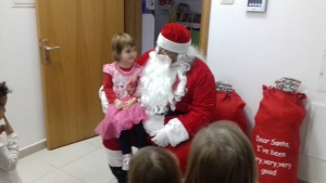 DJED MRAZ U PODRUČNOM OBJEKTU