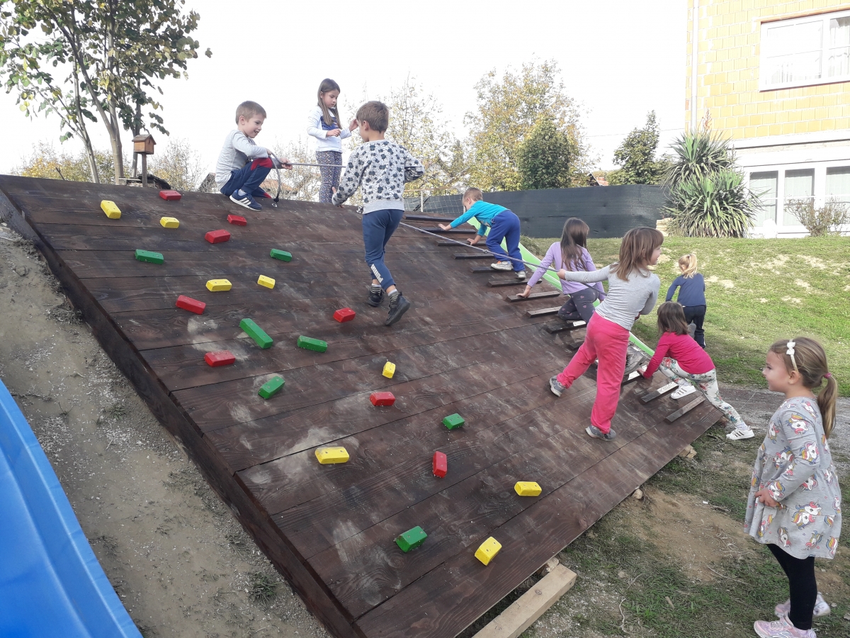 KADA SE MALE I VELIKE RUKE SLOŽE, SVE SE MOŽE