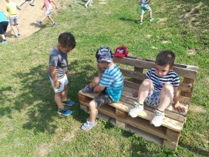 IGRE NA OTVORENOM U PODRUČNOM OBJEKTU